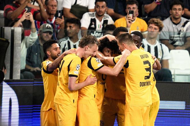 El Dortmund celebra un gol de Karim David Adeyemi. (Foto: Cordon Press)
