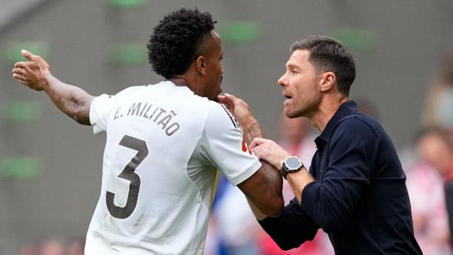 Xabi Alonso junto a Militao (Cordon Press)