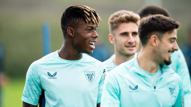 Nico Williams entrena con el grupo en Lezama (Foto: Athletic Club).