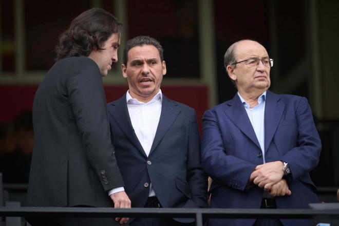 Martín Presa, Del Nido Carrasco y José Castro, en el Rayo-Sevilla (Foto: Cordon Press).