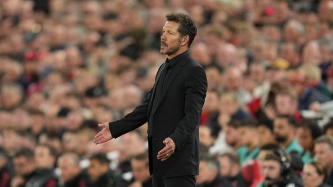 Diego Pablo Simeone en Anfield (Fuente: Cordon Press)