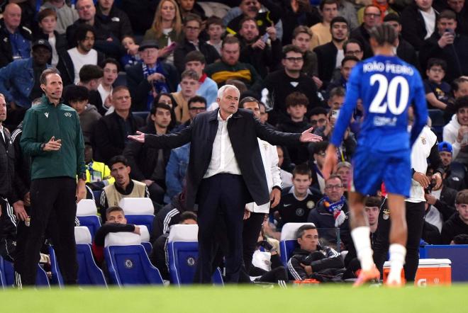 José Mourinho en el Chelsea - Benfica. (Foto: Cordon Press)
