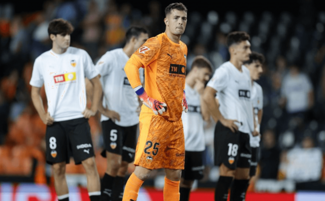 Dolor en el vestuario del Valencia CF (Foto: LALIGA)