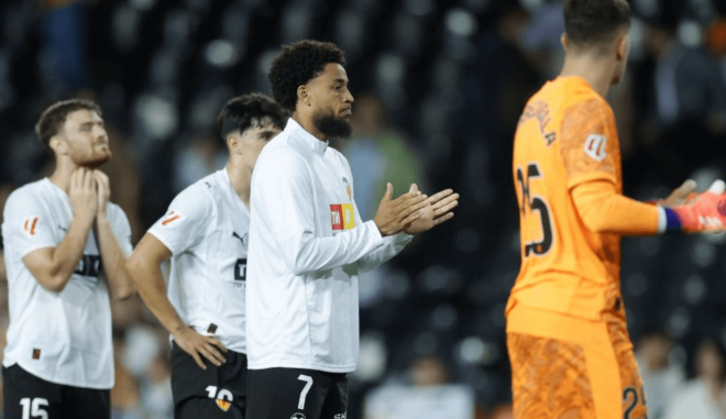 Dolor en el vestuario del Valencia CF (Foto: LALIGA)