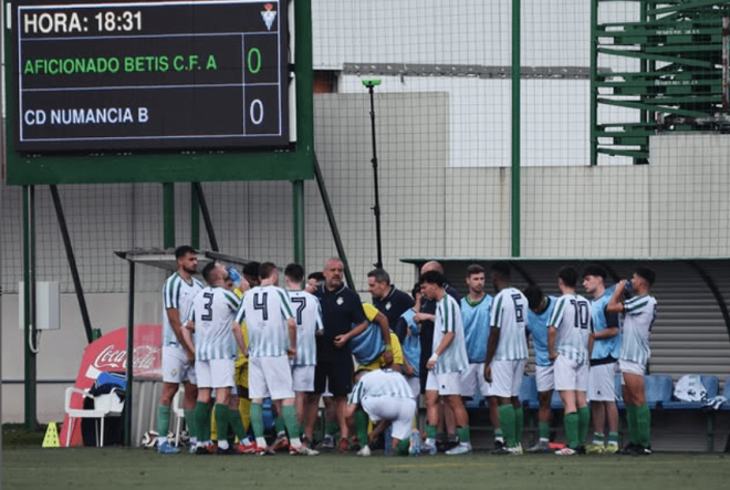 El Betis CF Valladolid en su partido para ascender ante el Numancia.