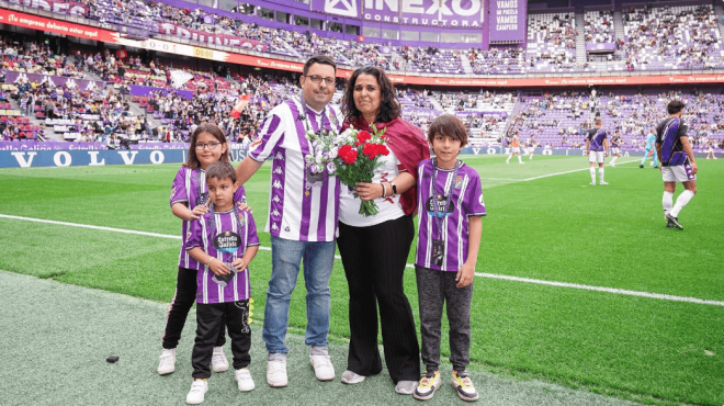 Iván, Lorena y sus hijos tras la pedida de matrimonio