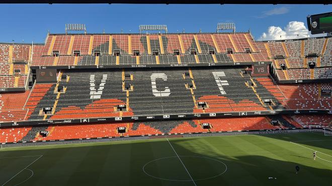 Luce el sol en Mestalla
