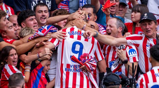 Alexander Sorloth celebrando un la grada (Fuente: Cordon Press)