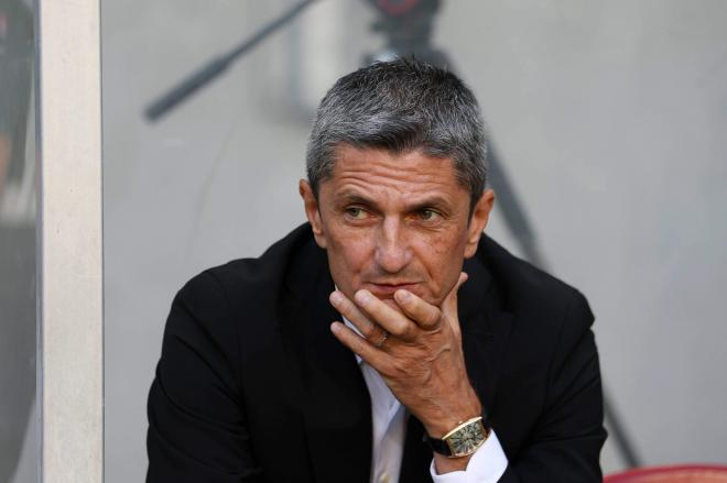 Razvan Lucescu dirige un encuentro. (Foto: Cordon Press)