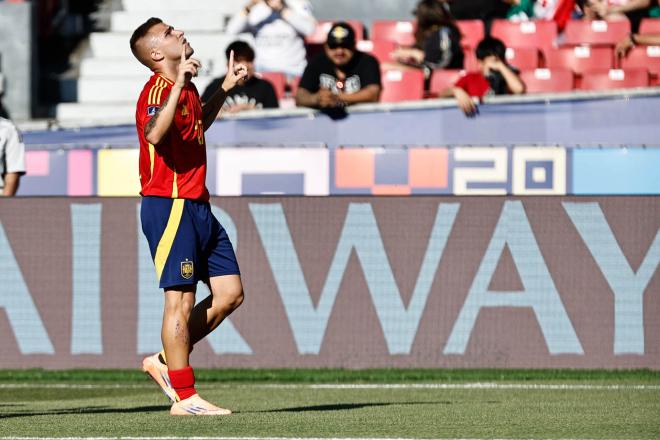 Pablo García celebra su gol ante México (Foto: EFE)