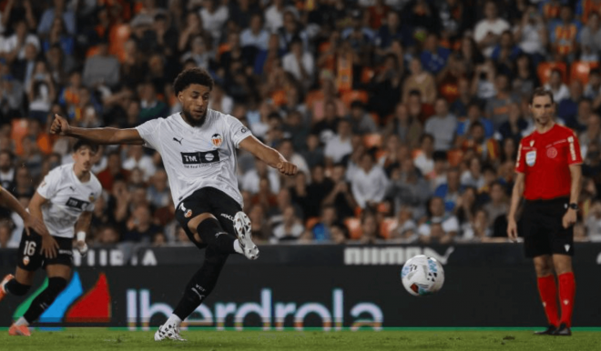 Danjuma falla el penalti (Foto: LALIGA)