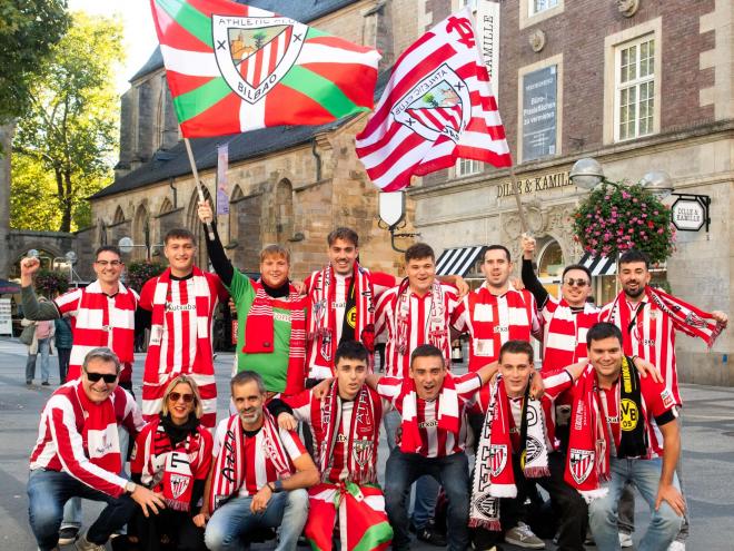 Athleticzales desplazados hasta Dortmund para ver el partido de la Champions (Foto: Athletic Club).