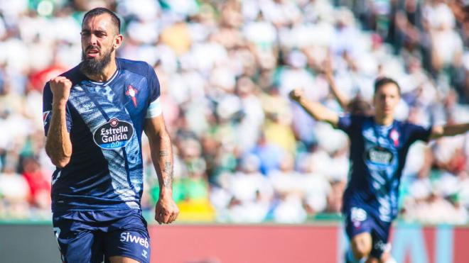 Borja Iglesias celebrando contra el Elche (Cordon Press)