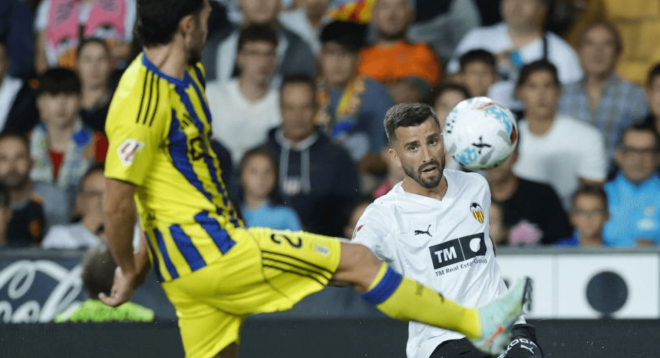 Gayà ante el Oviedo (Foto: LALIGA)
