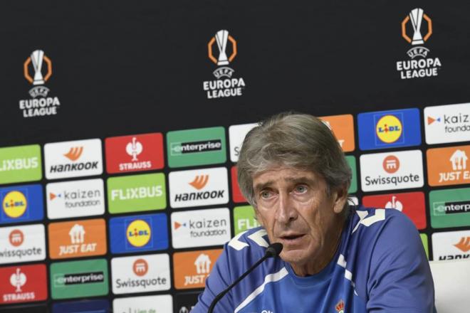 Manuel Pellegrini, en sala de prensa (Foto: Kiko Hurtado).