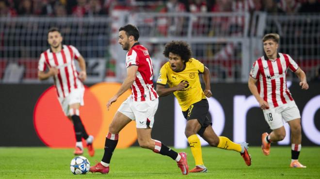 Iñigo Lekue ante el Borussia en la Champions League (Foto: Athletic Club).