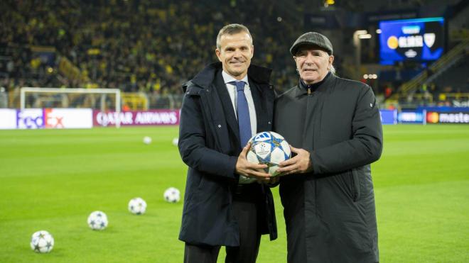 Jon Uriarte e Iribar en casa del Borussia en la Champions League (Foto: Athletic Club).
