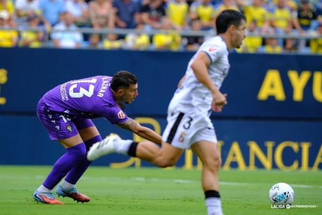 Víctor Aznar, durante el Cádiz-Ceuta (Foto: LALIGA).