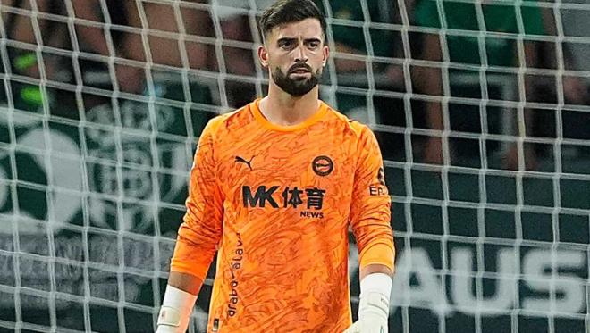 Antonio Sivera otro de los porteros formado en el Valencia CF y que ahora son rivales (Foto: Cordon Press)