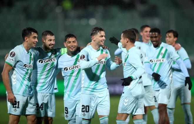 Los jugadores del Betis celebran el gol de Lo Celso al Ludogorets (Foto: EFE)
