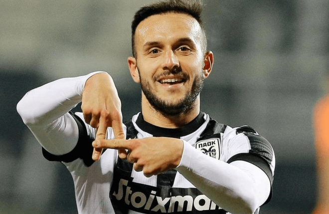Joan Sastre celebra un gol con el PAOK de Salónica.