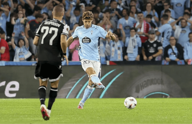 Marcos Alonso ante el PAOK (Foto: EFE).