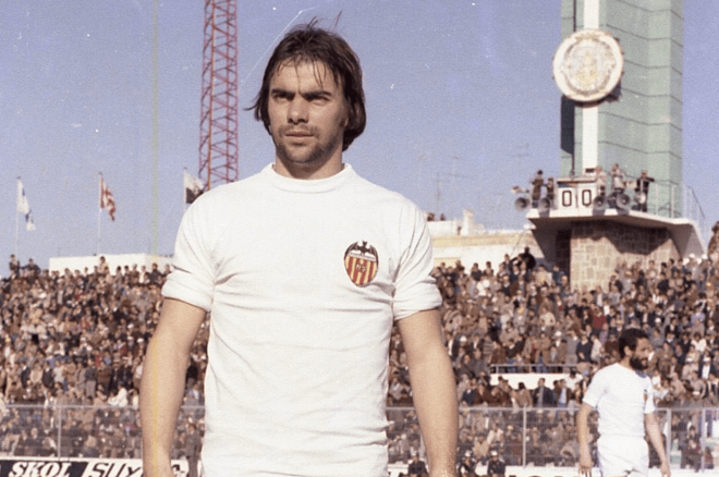 Homenaje a Pepe Cerveró (Foto: Valencia CF)