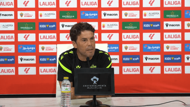 Rubi, en rueda de prensa del Almería.