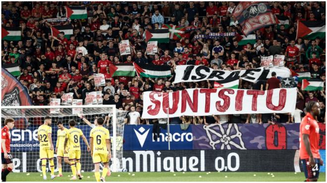 El lanzamiento de pelotas amarillas en el Osasuna - Getafe. (EFE)
