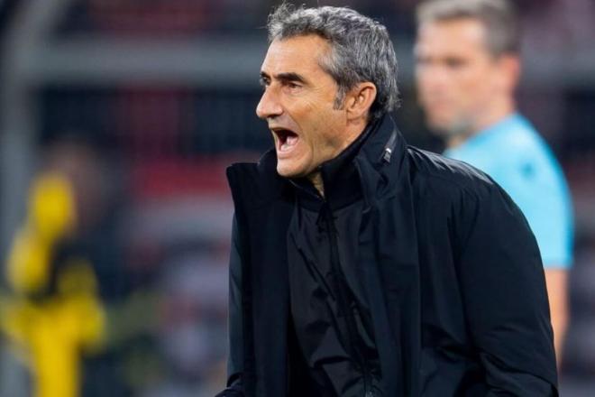Ernesto Valverde se desgañita ante el Borussia en la Champions (Foto: Athletic Club).