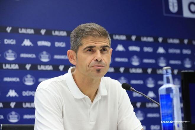 Antonio Hidalgo, en rueda de prensa del Dépor (FOTO: LALIGA).