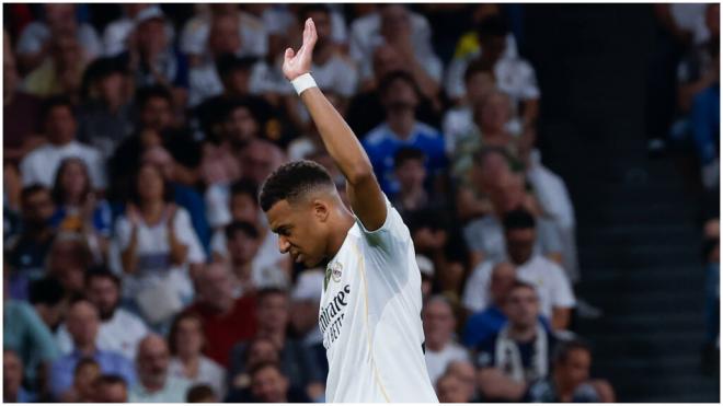 Mbappé se marchaba molesto tras el partido ante el Villareal. (EFE)