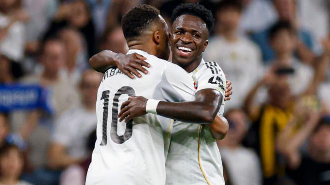 Vinicius y el abrazo con Mbappé (Real Madrid)