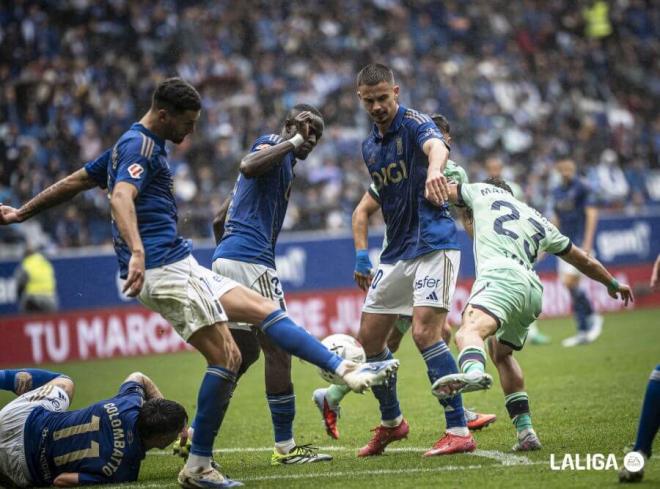 Lance del Real Oviedo-Levante (Foto: LALIGA).