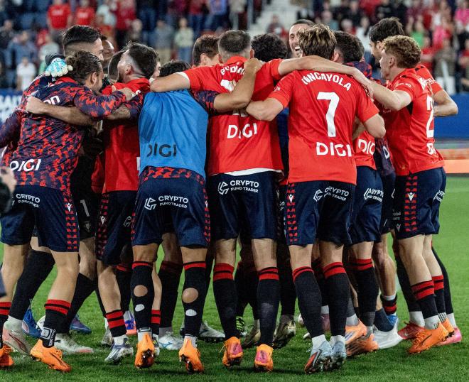 Los jugadores de Osasuna celebran la victoria frente al Getafe (Foto: Osasuna).