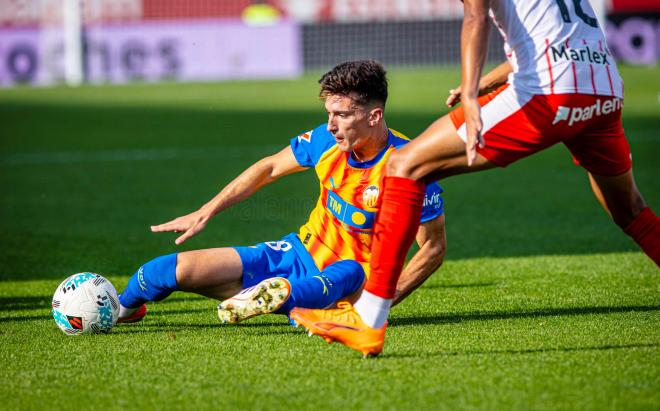 Pepelu ante el Girona (Foto: Valencia CF)