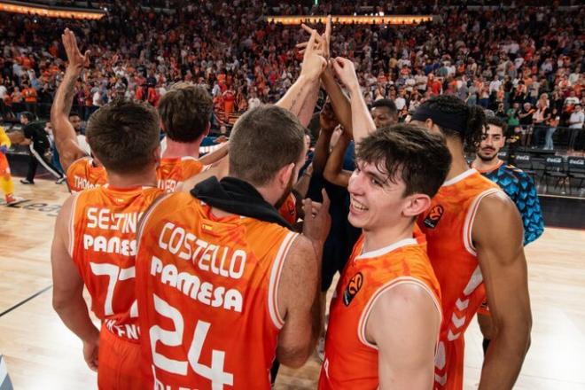 Valencia Basket inaugura a lo grande el Roig Arena con victoria ante la Virtus (103-94)