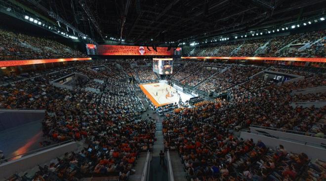 Valencia Basket inaugura a lo grande el Roig Arena con victoria ante la Virtus (103-94)