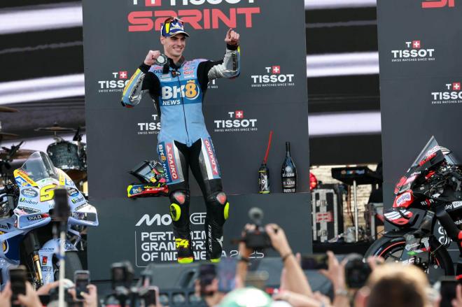 Fermín Aldeguer, en el podio del GP de Indonesia (FOTO: EFE).
