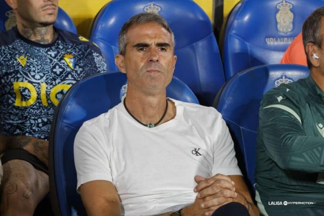 Gaizka Garitano, durante el UD Las Palmas-Cádiz (Foto: LALIGA).