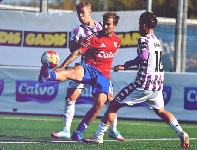 Hugo San y Sergi Esteban ante el Bergantiños.