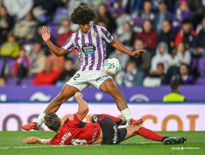 Peter Federico, ante el Mirandés.