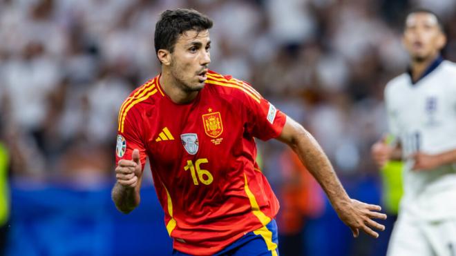 Rodrigo Hernández en un partido con la Selección (Cordon Press)