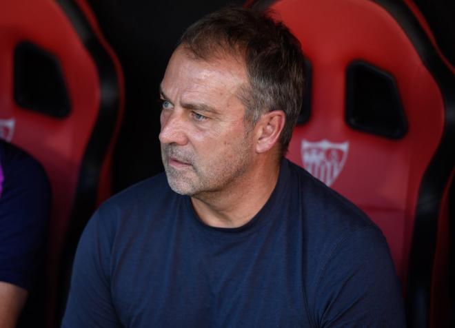 Hansi Flick, en el Sevilla-Barcelona (Foto: Kiko Hurtado).