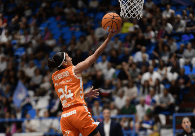 Valencia Basket debuta con derrota en la Liga Endesa Femenina en Ferrol (71-65)