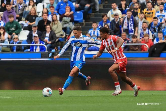 Yeremay, durante el Dépor - Almería (Foto: LALIGA).