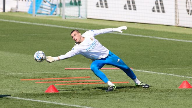 Andriy Lunin en un entrenamiento con el Real Madrid (Cordon Press)