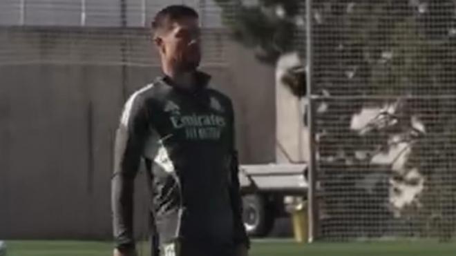 Xabi Alonso, en un entrenamiento (Foto: RM TV)