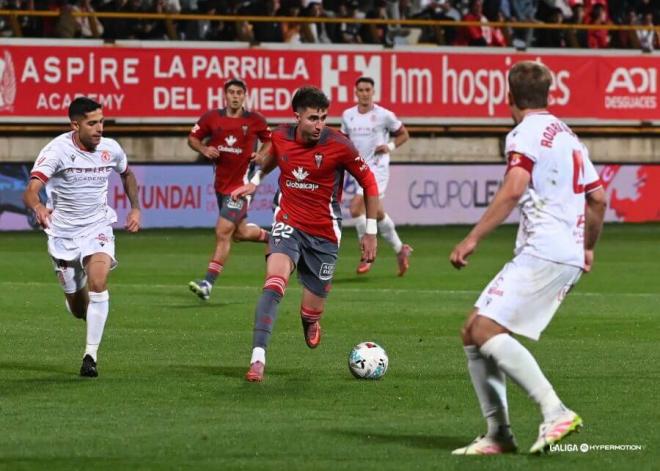 Jon Morcillo, durante el Cultural Leonesa - Albacete (Foto: LALIGA).