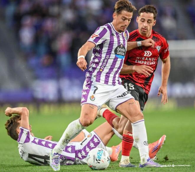 Sergi Canós, ante el Mirandés.